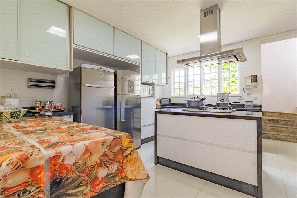 Casa à venda com 7 quartos, sendo 5 suítes, em Morumbi, São Paulo, SP