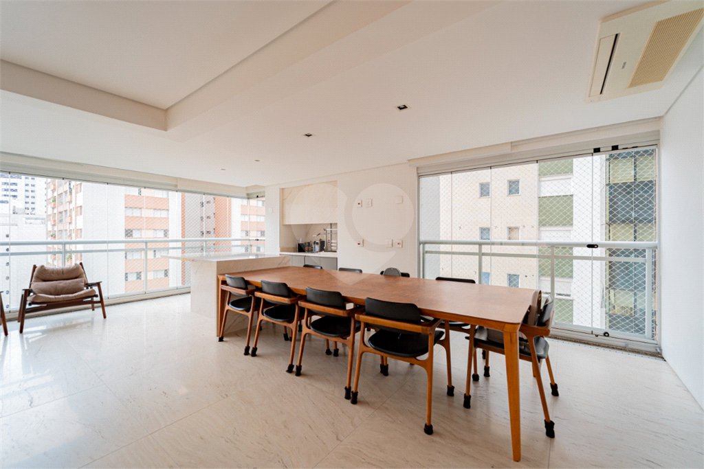 Apartamento à venda com 3 suítes em Campo Belo, São Paulo, SP