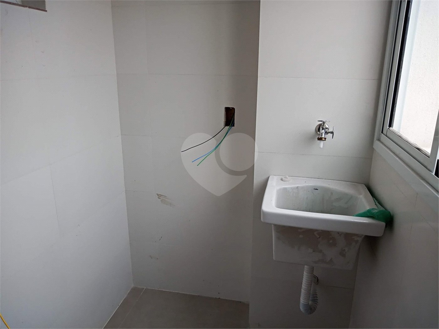 Casa à venda com 2 suítes no condomínio Residencial Napoles, São Paulo - SP