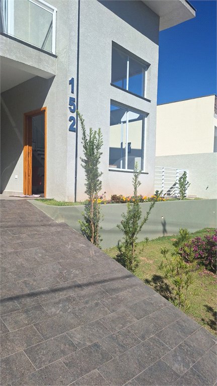 Casa à venda com 3 suítes no condomínio Residencial Alto da Floresta, Bom Jesus dos Perdões - SP