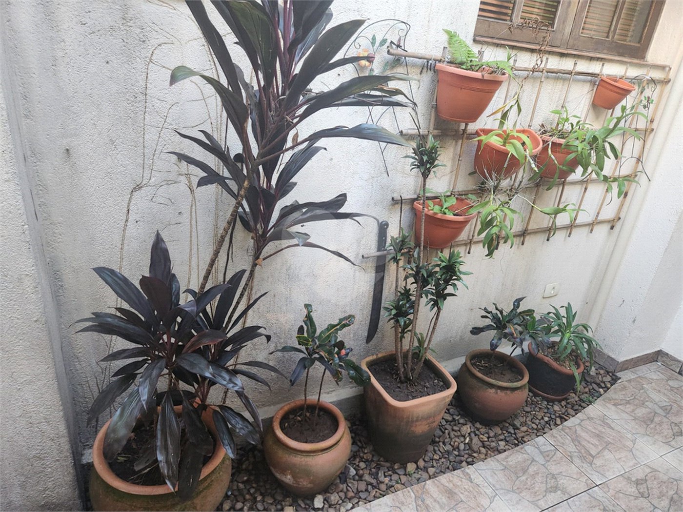 Sobrado à venda com 4 quartos, sendo 1 suíte, em Água Branca, São Paulo, SP