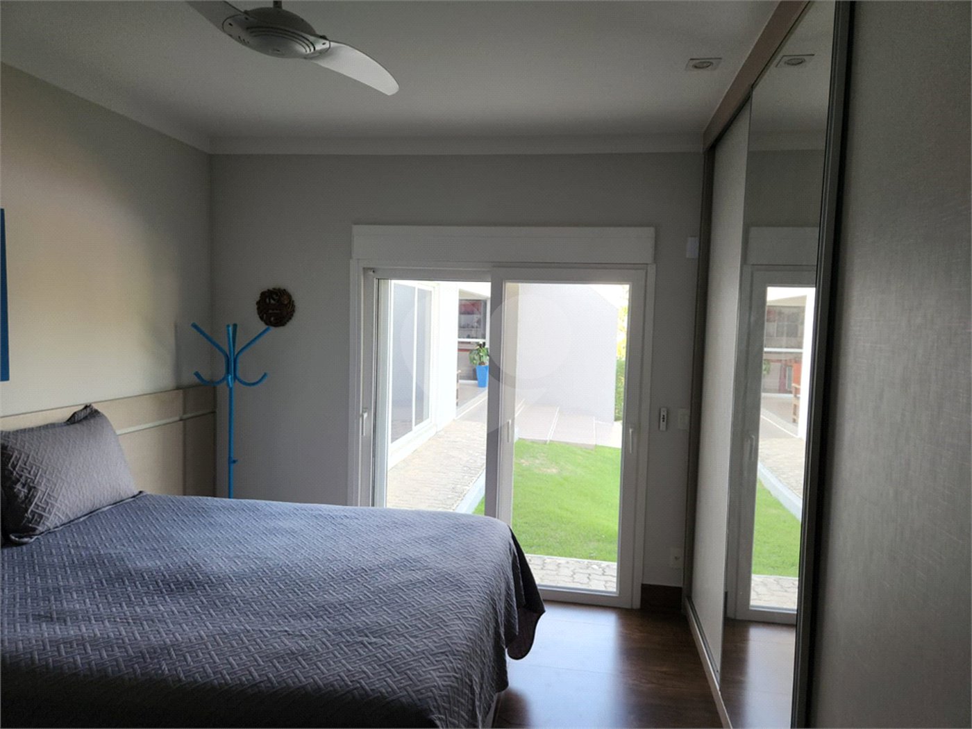 Casa à venda com 4 quartos, sendo 3 suítes, no condomínio Terras de Mont Serrat, Salto - SP