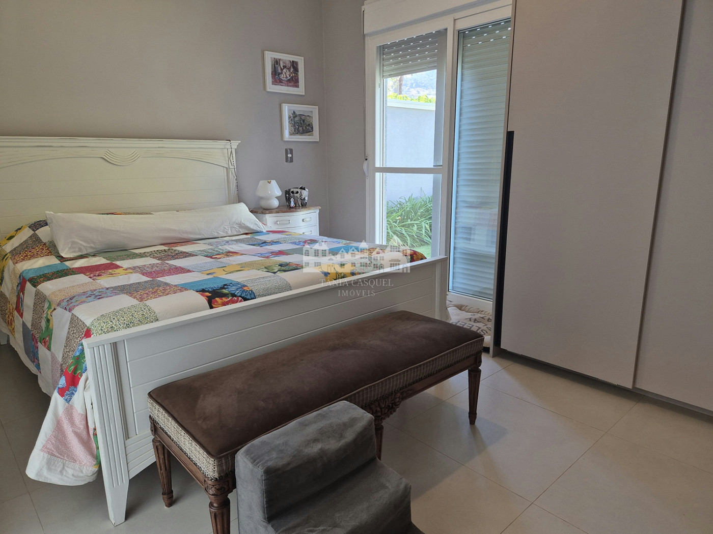 Casa térea à venda com 3 quartos, sendo 2 suítes, em Condomínio Flamboyant-B, Atibaia - SP