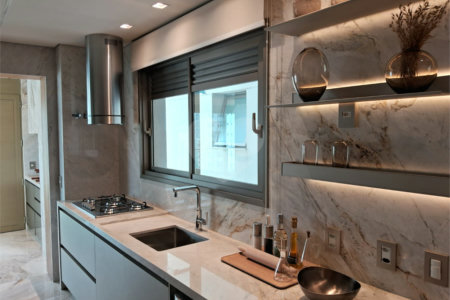 Apartamento à venda com 3 suítes em Moema, São Paulo, SP
