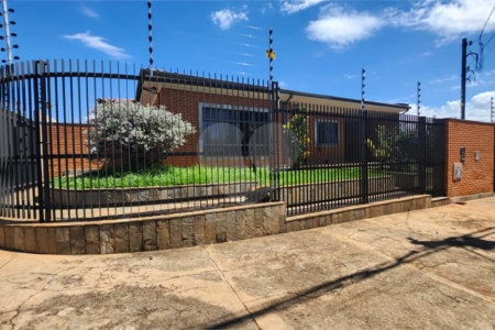 Casa à venda com 3 quartos, sendo 2 suítes, em Jardim Europa (vila Xavier), Araraquara, SP