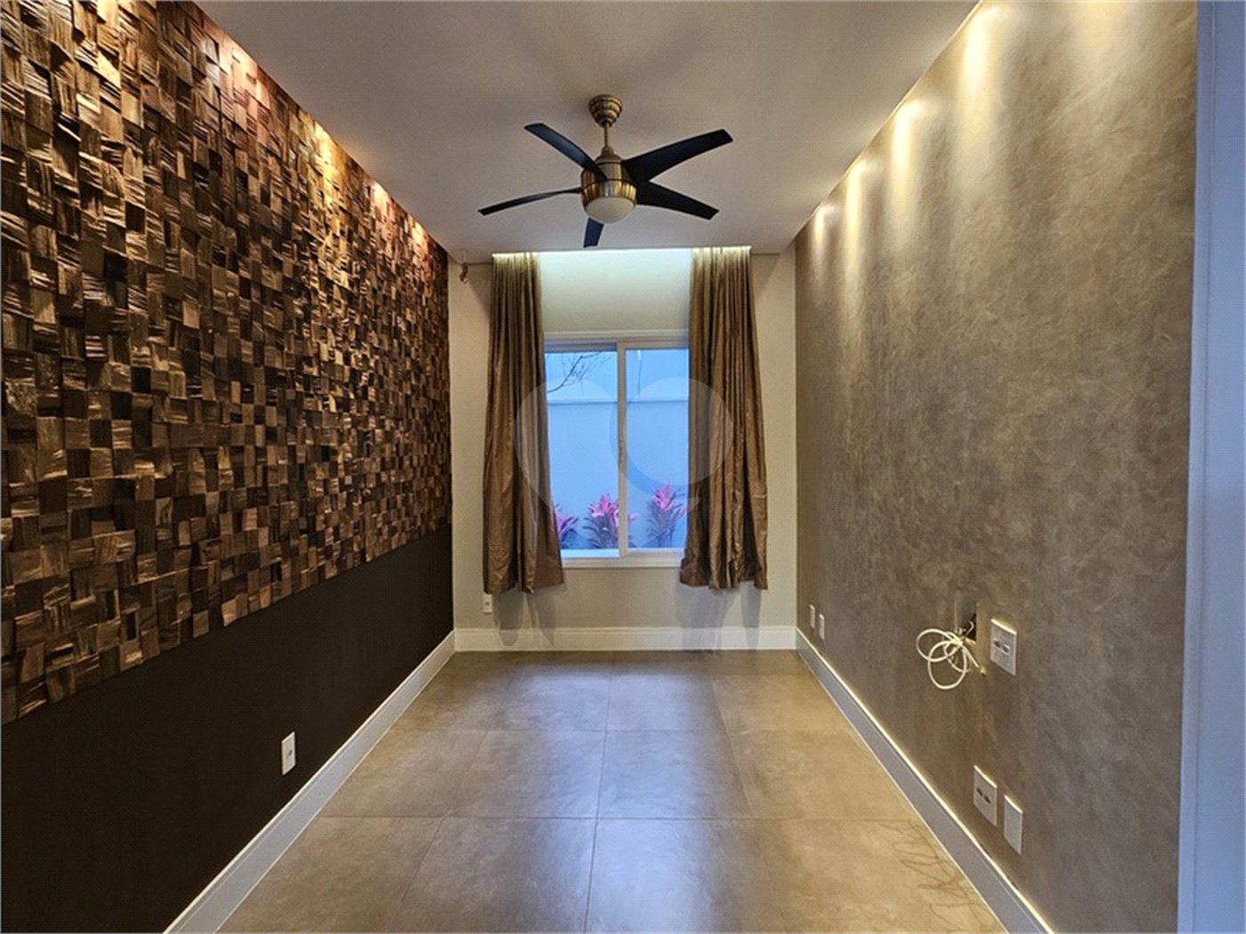 Casa à venda com 5 suítes no condomínio Jardim Vila Paradiso, Indaiatuba - SP