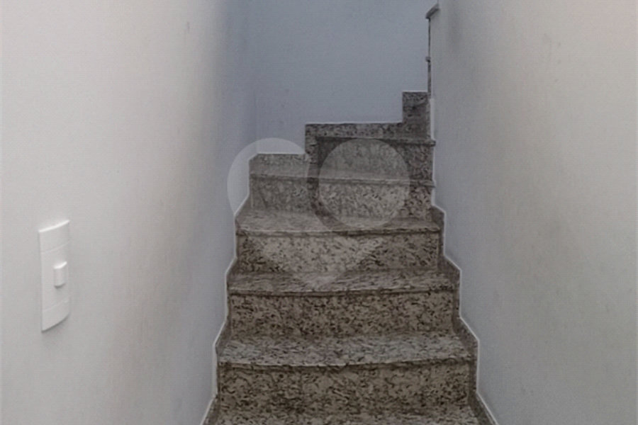 Sobrado à venda com 3 quartos, sendo 1 suíte, em Jardim Regina, São Paulo, SP