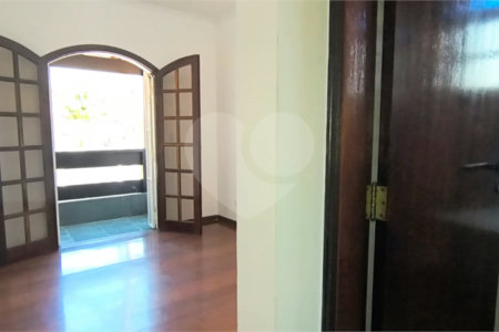 Sobrado à venda com 3 quartos, sendo 2 suítes, em Jardim Ivana, São Paulo, SP