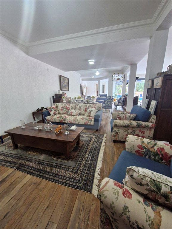 Casa à venda com 4 suítes no condomínio Estância Marambaia, Vinhedo - SP