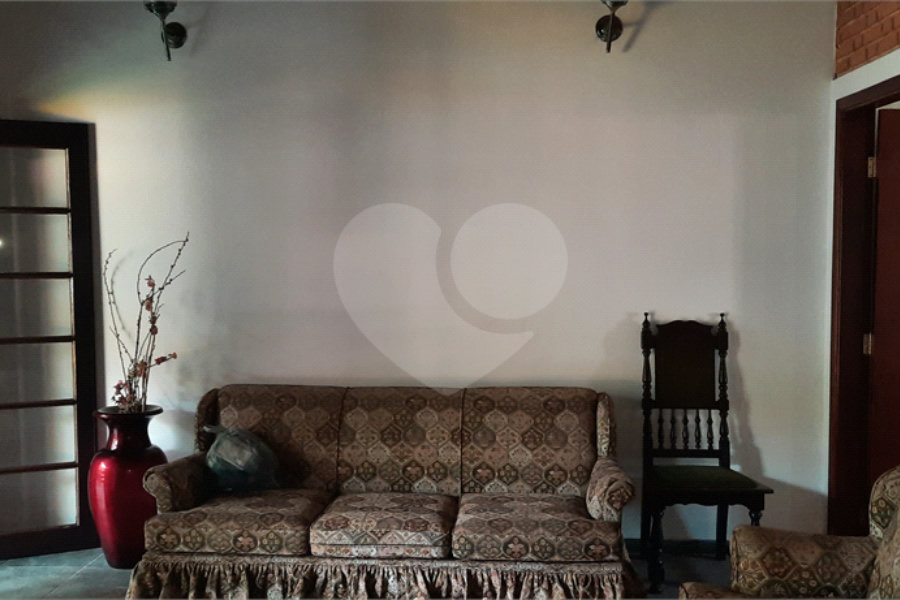 Casa à venda ou para alugar com 4 quartos, sendo 2 suítes, em Mantiqueira, Mairiporã, SP