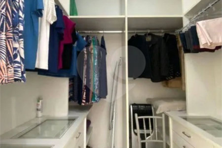 Casa à venda com 4 suítes no condomínio Ipê Velho, Vinhedo - SP