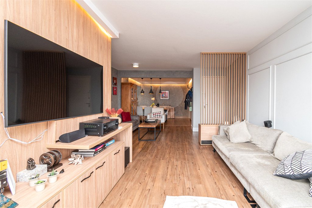 Apartamento à venda com 3 quartos, sendo 1 suíte, em Vila Madalena, São Paulo, SP