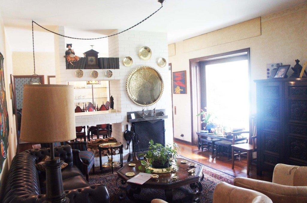 Casa Térrea à venda com 4 quartos, sendo 2 suítes, em Jardim Cordeiro, São Paulo, SP