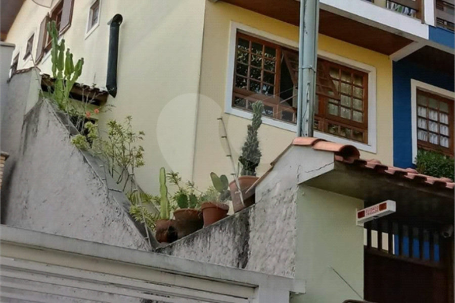 Casa à venda com 3 suítes em Horto Florestal, São Paulo, SP