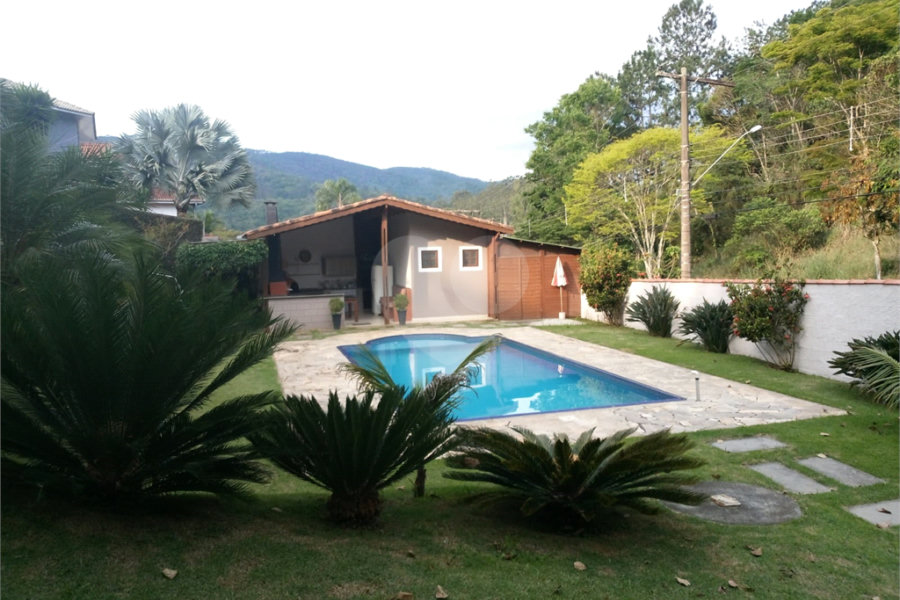 Casa à venda com 3 suítes no condomínio Alpes de Mairiporã, Mairiporã - SP