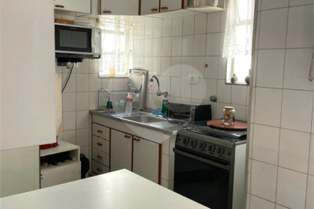 Apartamento com 2 Quartos e 2 banheiros à Venda, 79 m² por R$ 590.000