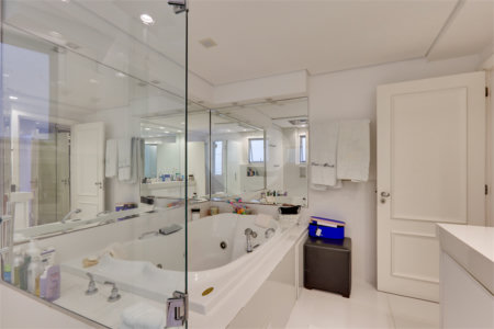 Casa à venda com 4 suítes no condomínio Ville Bosqueé, São Paulo - SP
