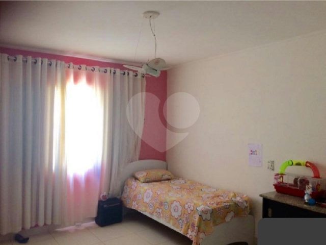 Sobrado à venda com 2 quartos em Tremembé, São Paulo, SP