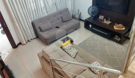 Sobrado à venda com 3 quartos, sendo 1 suíte,  em Bosque dos Eucaliptos, São José dos Campos, SP
