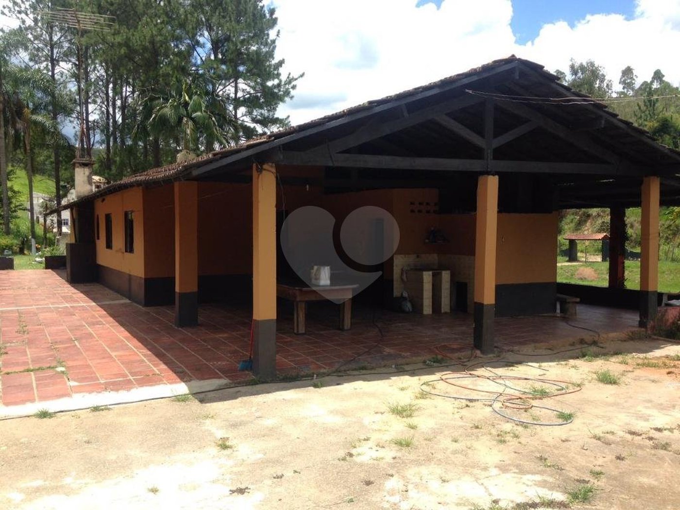 Casa à venda com 6 quartos, sendo 2 suítes,  em Roseira, Mairiporã, SP