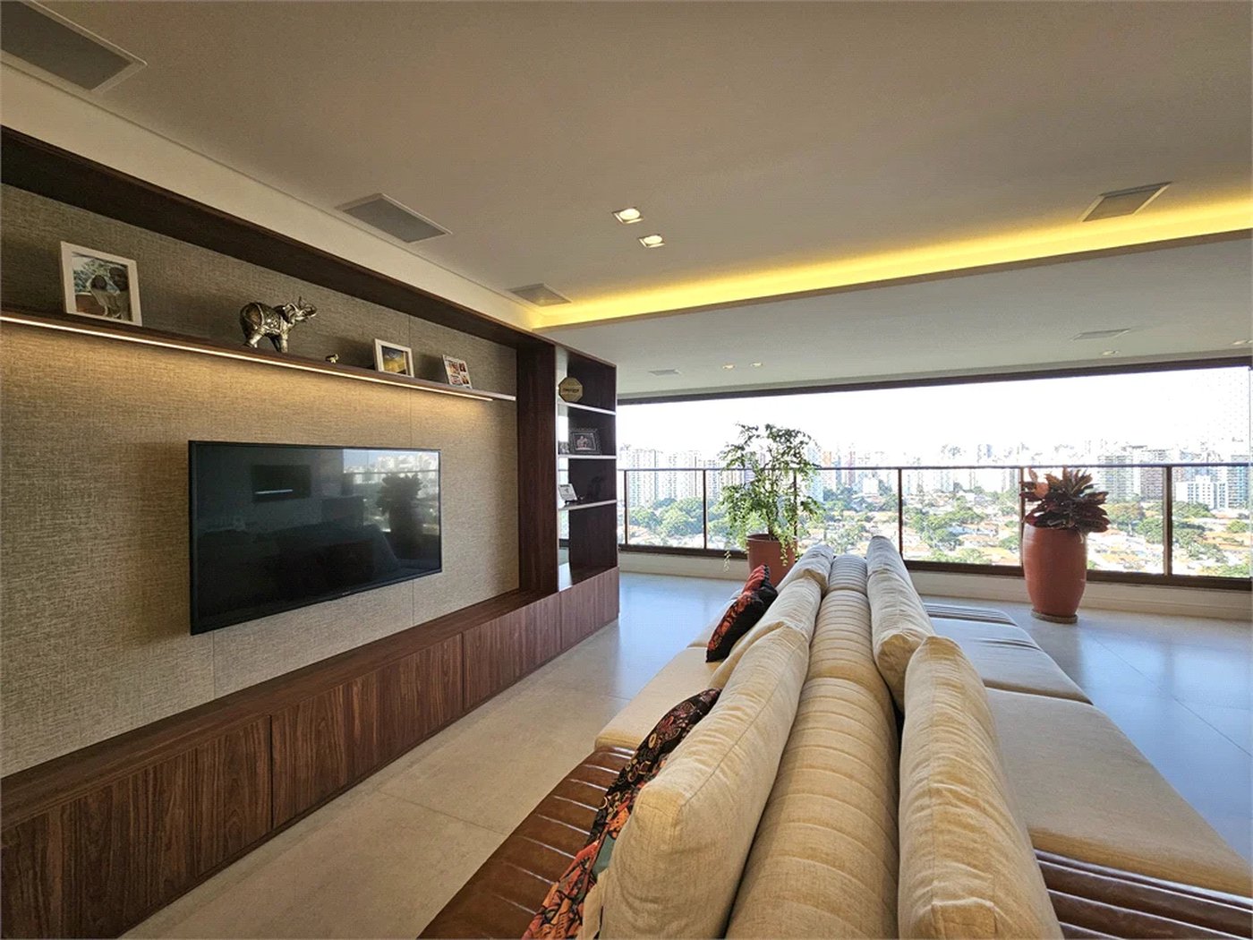 Apartamento à venda com 3 suítes em Brooklin Novo, São Paulo, SP
