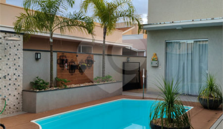 Casa à venda com 3 suítes em Carmo, Araraquara, SP