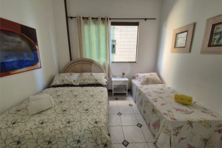 Apartamento à venda com 3 quartos, sendo 1 suíte,  no Centro, Cabo Frio, RJ