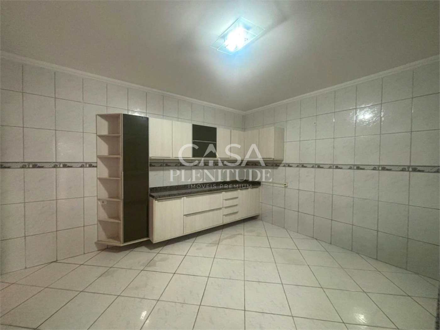 Sobrado à venda com 3 quartos, sendo 1 suíte, em Wanel Ville, Sorocaba, SP