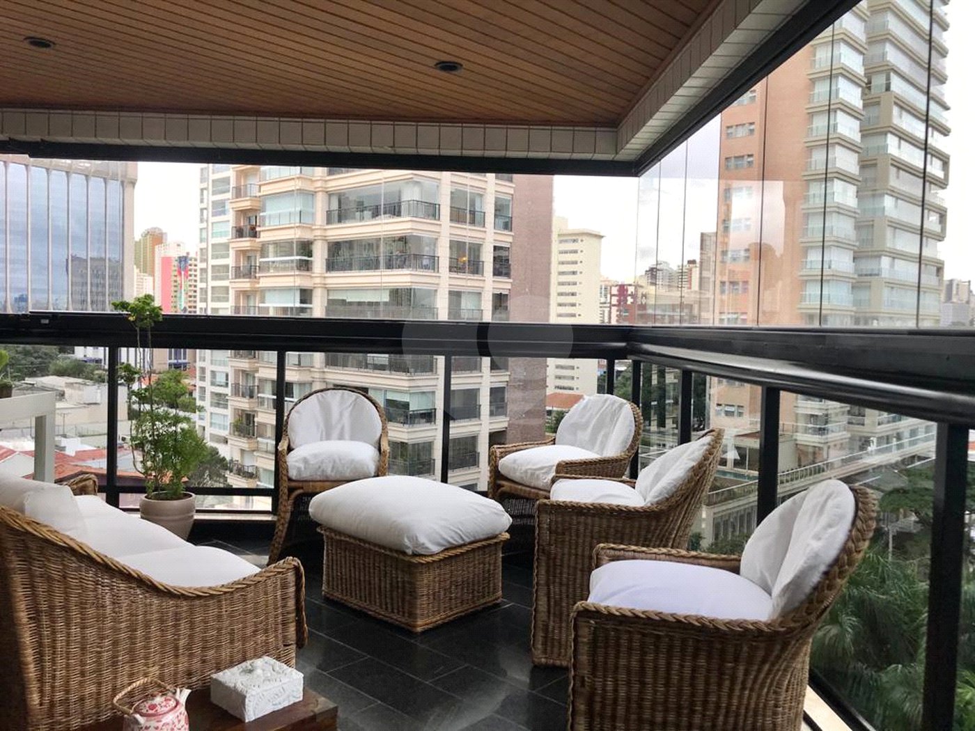 Apartamento à venda com 3 suítes em Vila Mariana, São Paulo, SP