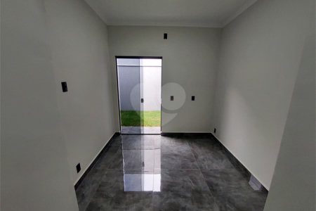 Casa à venda com 3 quartos, sendo 1 suíte, no condomínio Horto Florestal Villagio, Sorocaba - SP