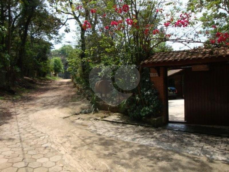 Casa Térrea à venda com 3 quartos, sendo 1 suíte, em Parque Petrópolis, Mairiporã, SP