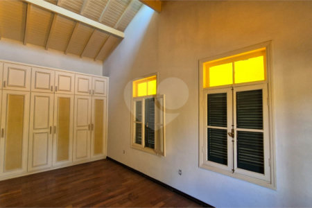 Casa à venda com 3 quartos, sendo 1 suíte,  no condomínio Vinhas da Vista Alegre - Lado Sede, Vinhedo - SP