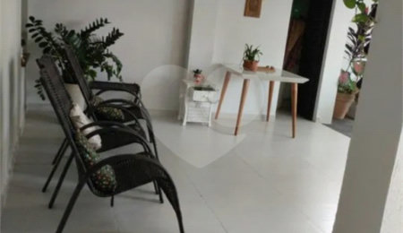 Sobrado à venda com 2 suítes em João Aranha, Paulínia, SP