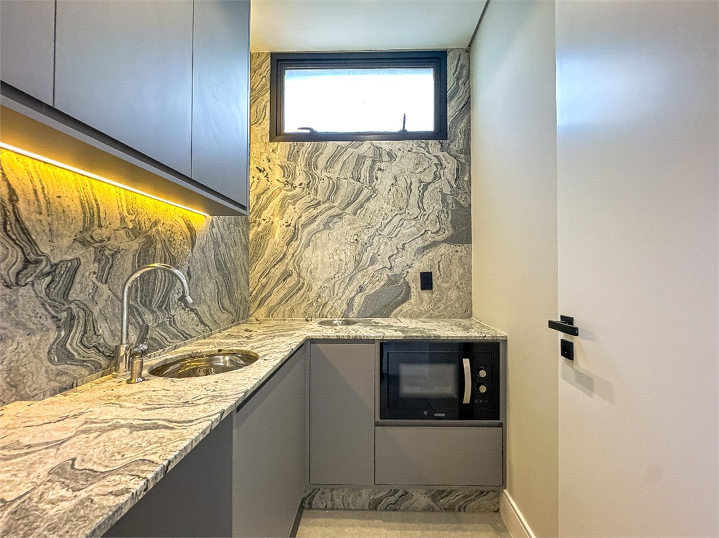 Casa à venda com 3 suítes no condomínio Jardim Vila Paradiso, Indaiatuba - SP