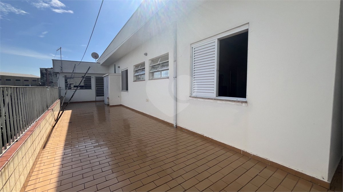 Casa Térrea com 3 dormitórios no Centro de Atibaia