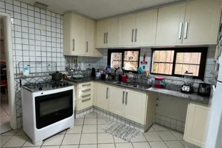 Casa à venda com 4 quartos, sendo 1 suíte,  em Vila Morumbi, São Paulo, SP