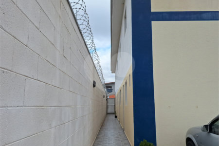 Casa à venda com 2 quartos no condomínio Residencial Cristal Lll, Mogi das Cruzes - SP