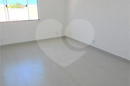 Casa à venda com 3 quartos, sendo 2 suítes, em Guriri, Cabo Frio, RJ