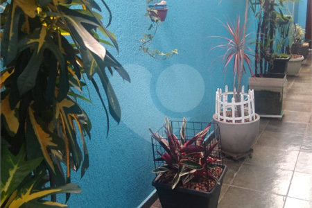 Sobrado à venda com 3 quartos, sendo 1 suíte,  em Vila do Castelo, São Paulo, SP