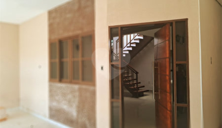 Sobrado à venda com 3 quartos, sendo 1 suíte,  em Jardim Colonial, Indaiatuba, SP