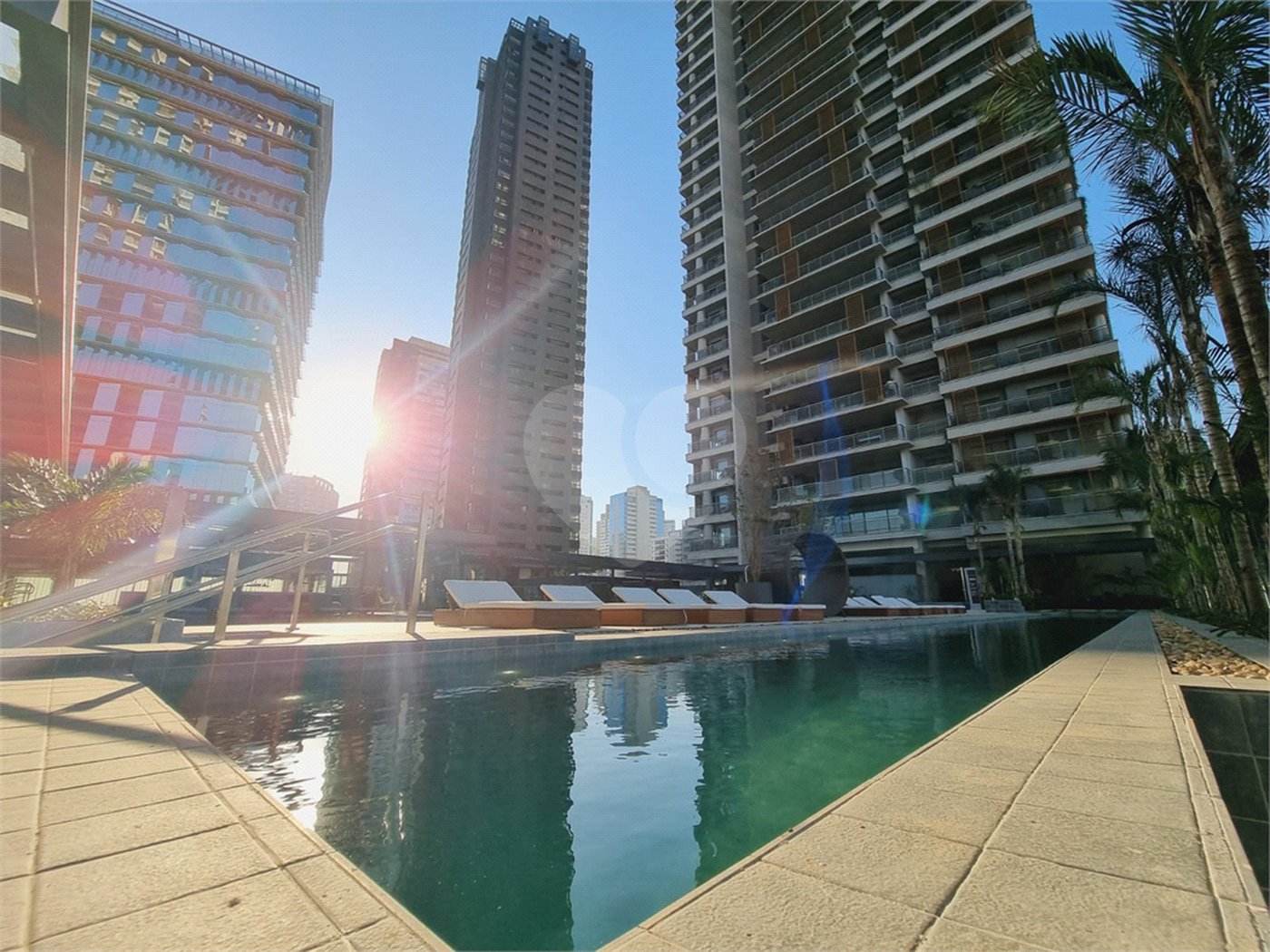 Apartamento à venda ou para alugar com 3 quartos, sendo 1 suíte, em Jardim das Acácias, São Paulo, SP
