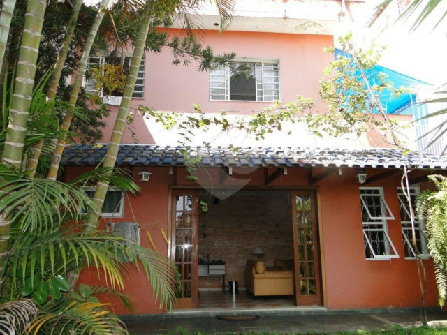 Casa Térrea à venda com 3 quartos, sendo 1 suíte,  em Parque Peruche, São Paulo, SP
