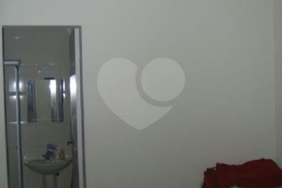 Casa à venda com 3 quartos, sendo 1 suíte, no condomínio Residencial Maracujás, São Paulo - SP