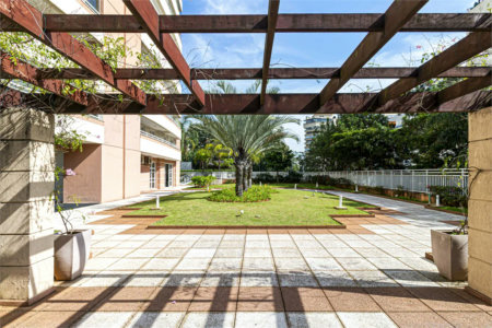Apartamento à venda com 4 quartos, sendo 3 suítes,  em Real Parque, São Paulo, SP