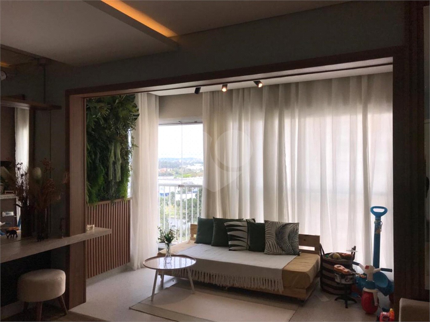 Apartamento à venda com 3 quartos, sendo 1 suíte, em Condomínio Royal Park, São José dos Campos, SP