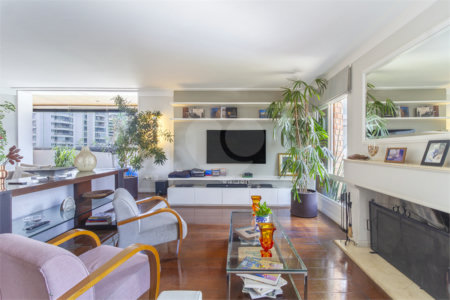 Apartamento à venda com 4 quartos, sendo 2 suítes, em Indianópolis, São Paulo, SP