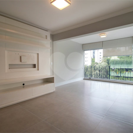 Apartamento à venda com 3 quartos, sendo 1 suíte, em Panamby, São Paulo, SP