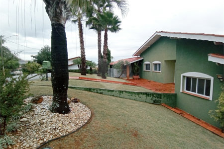 Casa à venda com 4 suítes no condomínio Estância Marambaia, Vinhedo - SP