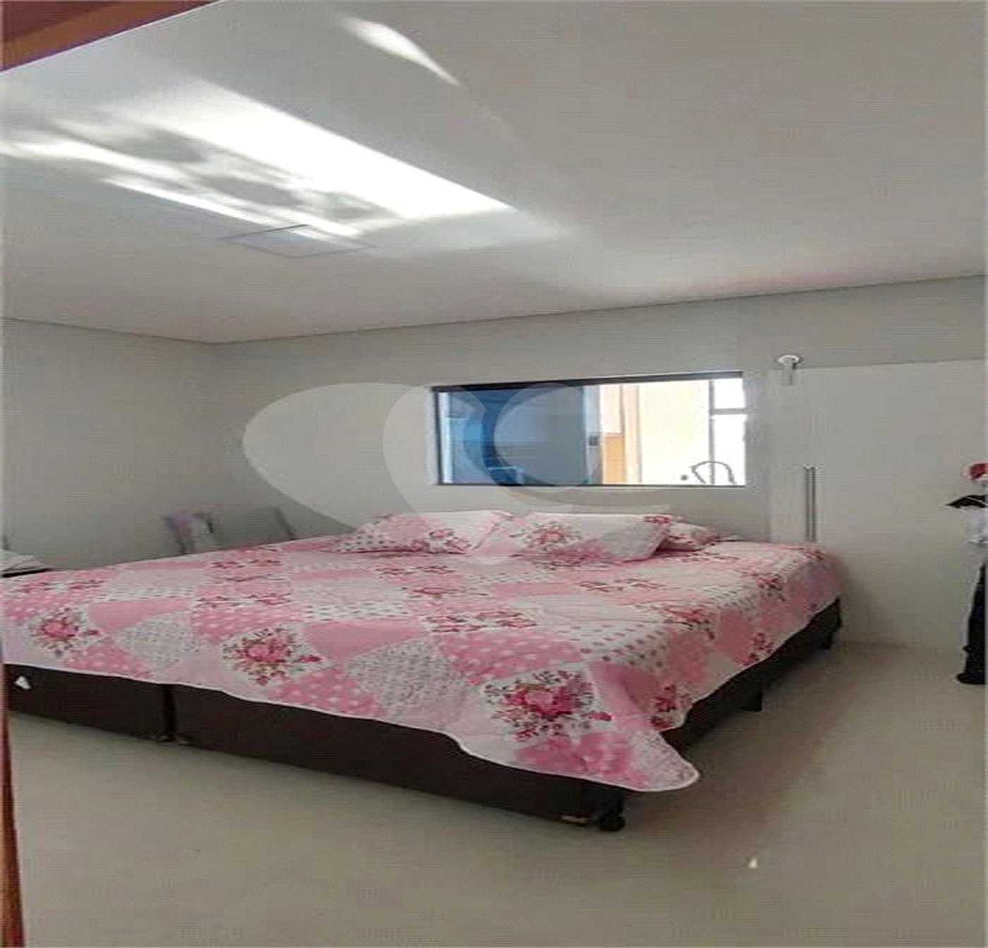 Casa à venda com 4 quartos, sendo 2 suítes, no condomínio Horto Florestal Villagio, Sorocaba - SP