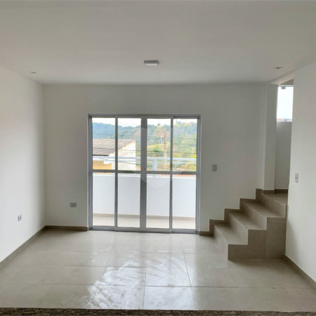 Sobrado à venda com 3 quartos, sendo 2 suítes, em Vila Granada, Mairinque, SP